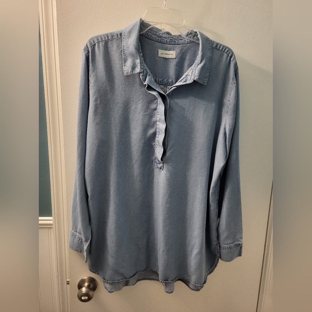 LIZ Claborne Light Blue Button-Up Shirt Extra Large